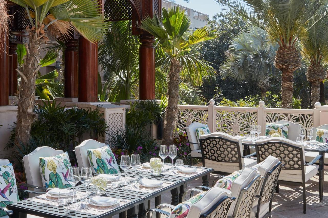 Jumeirah Dar Al Masyaf Dubai Exterior foto The Palace's outdoor dining area