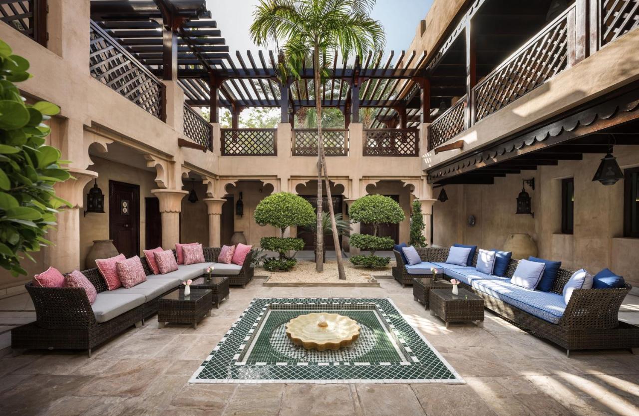 Jumeirah Dar Al Masyaf Dubai Exterior foto The courtyard at the Jumeirah Creekside