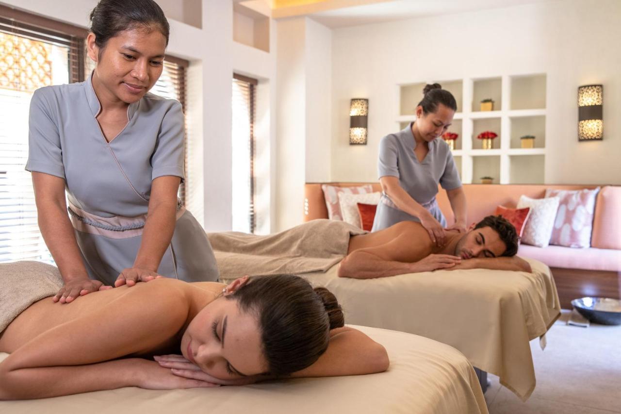 Jumeirah Dar Al Masyaf Dubai Exterior foto Massage therapists at work